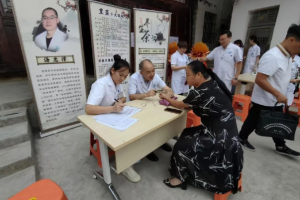贵州息烽：中医夜市+下乡义诊成体系，一年下沉医务人员496人次